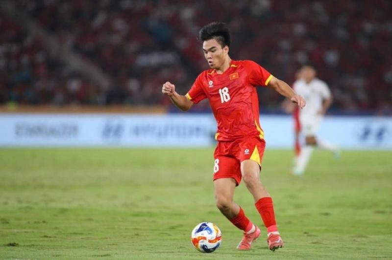 HLV Kim Sang Sik: ‘Tôi mong chờ Xuân Son và Văn Hậu, sẵn sàng mở cửa cho Chung Đỗ nếu…’- Ảnh 5. HLV Kim Sang Sik: ‘Tôi mong chờ Xuân Son và Văn Hậu, sẵn sàng mở cửa cho Chung Đỗ nếu…’- Ảnh 5.