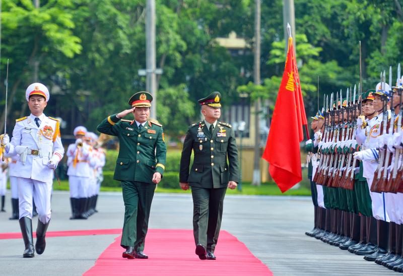 Đại tướng quân đội Thái Lan đánh giá cao chính sách quốc phòng 'bốn không' của Việt Nam- Ảnh 1. Đại tướng quân đội Thái Lan đánh giá cao chính sách quốc phòng 'bốn không' của Việt Nam- Ảnh 1.