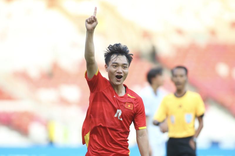 Người hùng U.23 Việt Nam: Chưa đá V-League phút nào vẫn thành 'quân bài tẩy', anh là ai?- Ảnh 2. Người hùng U.23 Việt Nam: Chưa đá V-League phút nào vẫn thành 'quân bài tẩy', anh là ai?- Ảnh 2.