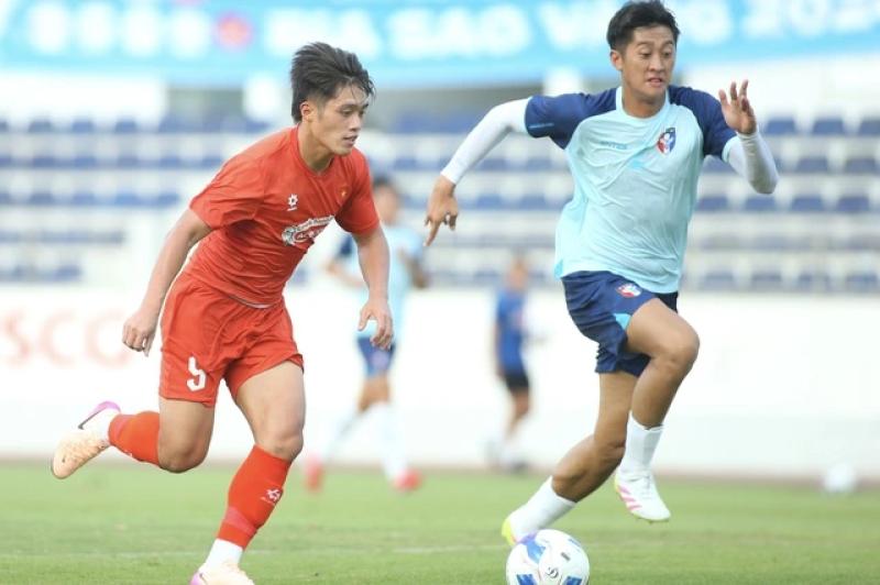 U.23 Việt Nam thắng tưng bừng Đài Loan, Việt kiều Viktor Lê lập công- Ảnh 1. U.23 Việt Nam thắng tưng bừng Đài Loan, Việt kiều Viktor Lê lập công- Ảnh 1.