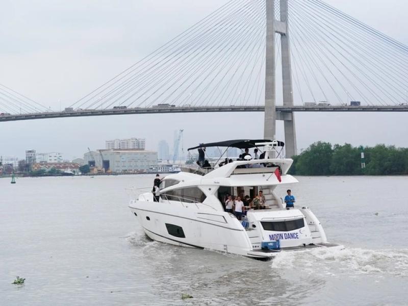 TP.HCM ra văn bản khẩn yêu cầu tạm dừng tàu du lịch nếu thời tiết nguy hiểm- Ảnh 1. TP.HCM ra văn bản khẩn yêu cầu tạm dừng tàu du lịch nếu thời tiết nguy hiểm- Ảnh 1.