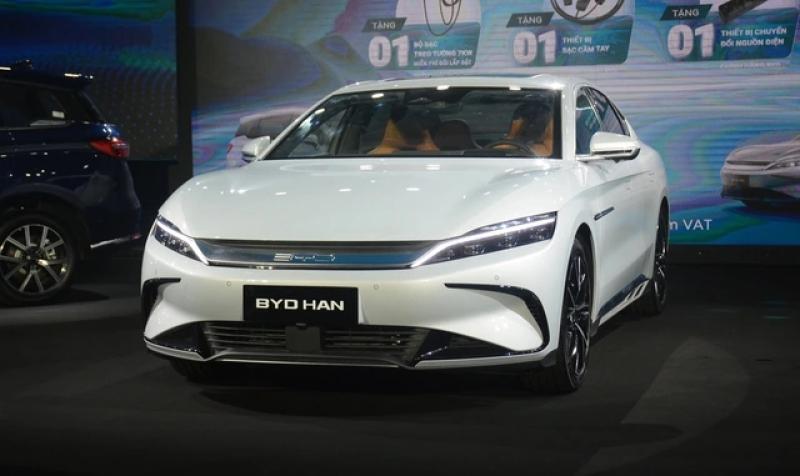 Dần 'lụi tàn' tại Việt Nam, xe sedan vẫn được ưa chuộng tại nhiều thị trường khác - Ảnh 2.