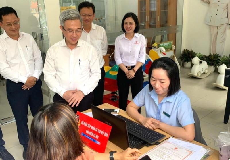 Phó bí thư Thành ủy TP.HCM Đặng Minh Thông khảo sát 2 phường ở TP.Thủ Đức cũ - Ảnh 1.