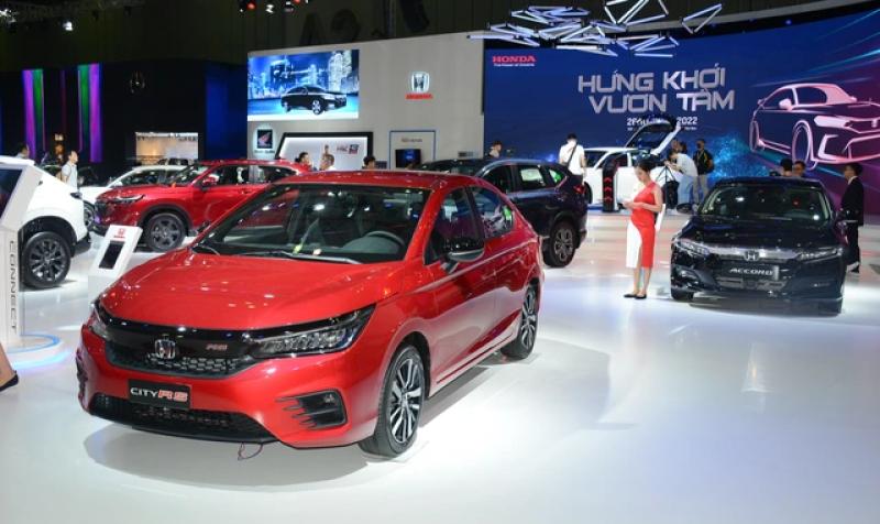 Sedan hạng B: Xe nhập khẩu giảm giá xả hàng, Honda City tăng ưu đãi - Ảnh 1.