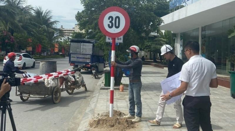 xe điện 4 bánh ở sầm sơn - Ảnh 1. xe điện 4 bánh ở sầm sơn - Ảnh 1.