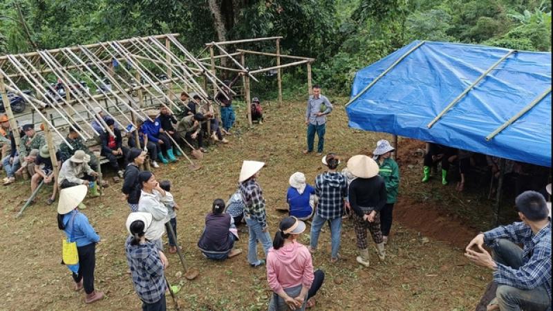 Xã biên giới ở Thanh Hóa dựng lán để sơ tán dân- Ảnh 1. Xã biên giới ở Thanh Hóa dựng lán để sơ tán dân- Ảnh 1.