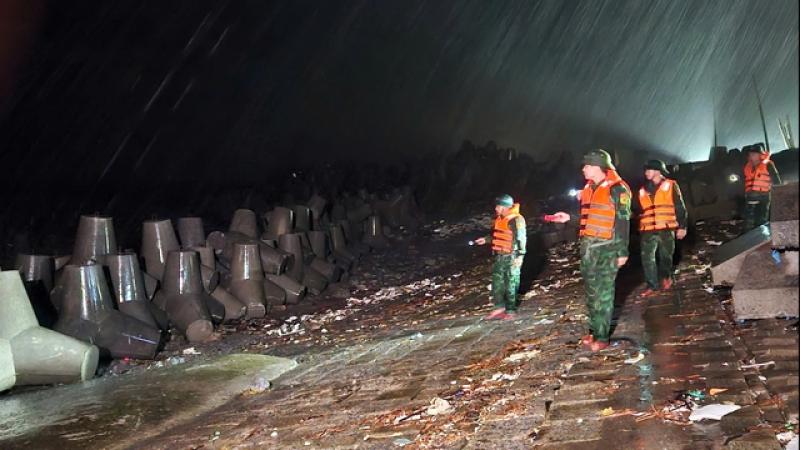 Mưa lớn thanh hóa và Ninh Bình do ảnh hưởng của bão số 3 - Ảnh 1. Mưa lớn thanh hóa và Ninh Bình do ảnh hưởng của bão số 3 - Ảnh 1.