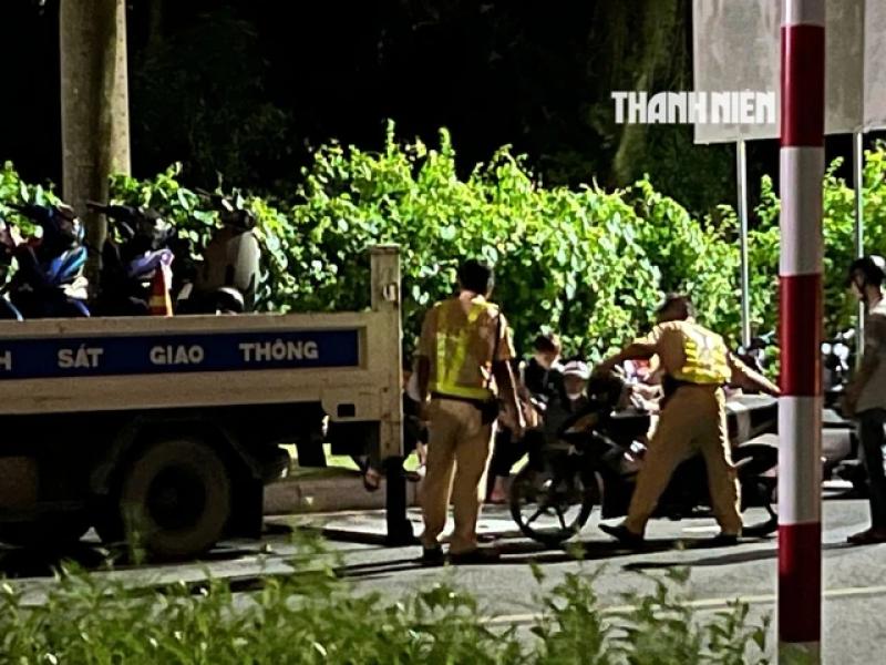 TP.HCM: Hơn chục xe độ trong khu đô thị Sala bị 'tóm' gọn- Ảnh 2. TP.HCM: Hơn chục xe độ trong khu đô thị Sala bị 'tóm' gọn- Ảnh 2.