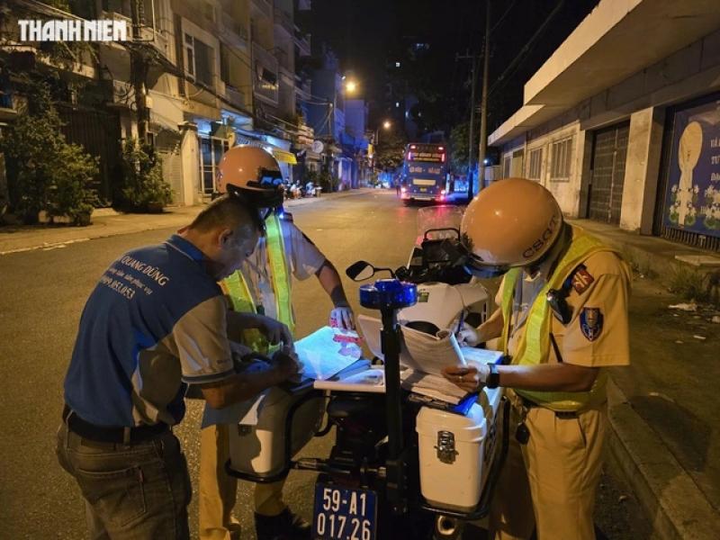 Tước phù hiệu nhiều xe khách chạy sai hành trình vào trung tâm TP.HCM- Ảnh 2. Tước phù hiệu nhiều xe khách chạy sai hành trình vào trung tâm TP.HCM- Ảnh 2.
