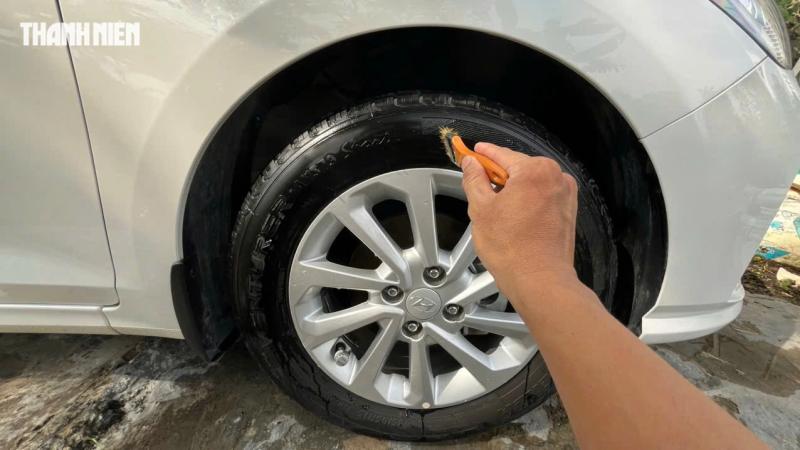 Vì sao lốp xe ô tô cần được vệ sinh thường xuyên? - Ảnh 2. Vì sao lốp xe ô tô cần được vệ sinh thường xuyên? - Ảnh 2.