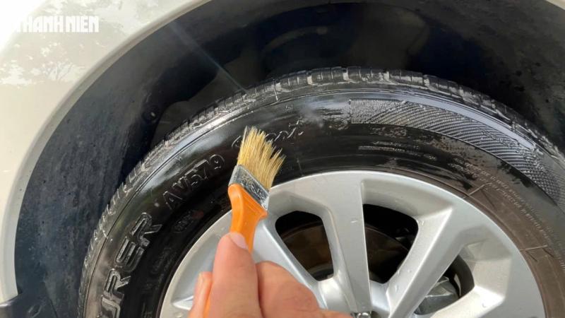 Vì sao lốp xe ô tô cần được vệ sinh thường xuyên? - Ảnh 3. Vì sao lốp xe ô tô cần được vệ sinh thường xuyên? - Ảnh 3.