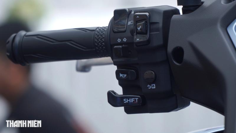 Giá cao hơn, Yamaha NVX thế hệ mới có gì 'đấu' Honda Air Blade 160 - Ảnh 11.