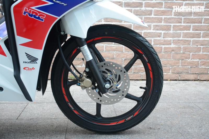 Honda Dash 125 HRC bản đặc biệt phong cách xe đua về Việt Nam chỉ 15 chiếc - Ảnh 9.