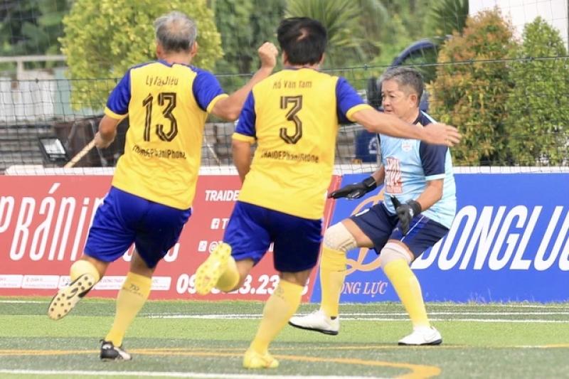 Công Nhậm lập hat-trick, Minh 'nhí' ghi cú đúp tạo kịch tính tại Trường ĐH Đồng Tháp- Ảnh 6. Công Nhậm lập hat-trick, Minh 'nhí' ghi cú đúp tạo kịch tính tại Trường ĐH Đồng Tháp- Ảnh 6.