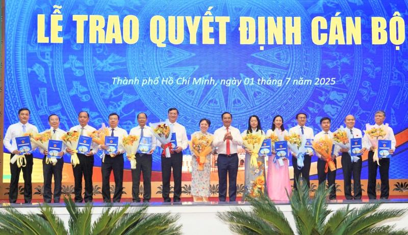 Chân dung 14 giám đốc sở TP.HCM sau hợp nhất - Ảnh 1. Chân dung 14 giám đốc sở TP.HCM sau hợp nhất - Ảnh 1.