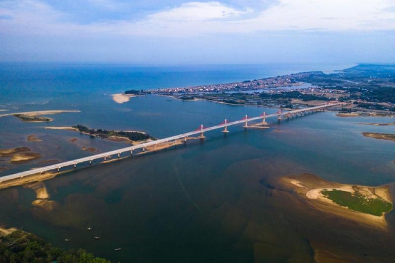 Quảng Ngãi đứng đầu cả nước về tăng trưởng GRDP- Ảnh 1. Quảng Ngãi đứng đầu cả nước về tăng trưởng GRDP- Ảnh 1.