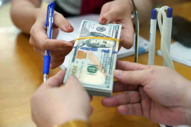 Giá USD hôm nay 16.7.2025: Tỷ giá trung tâm lên kỷ lục - Ảnh 1.