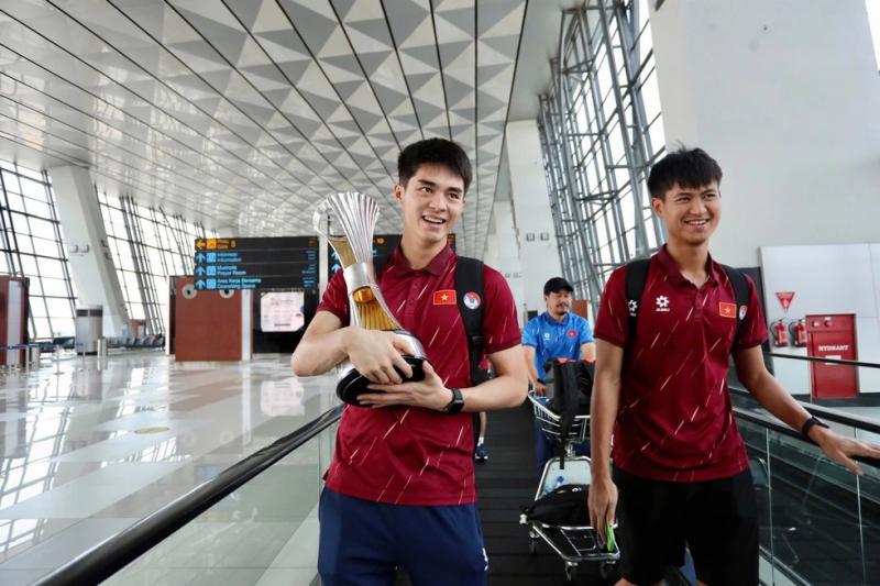 'Người nhện' 1,91 m của HAGL tiết lộ gì sau khi vô địch cùng U.23 Việt Nam?- Ảnh 1. 'Người nhện' 1,91 m của HAGL tiết lộ gì sau khi vô địch cùng U.23 Việt Nam?- Ảnh 1.