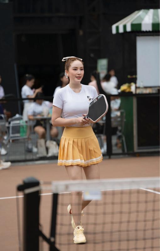 Bảo Thy khoe dáng gợi cảm tham gia tranh giải pickleball - Ảnh 1.