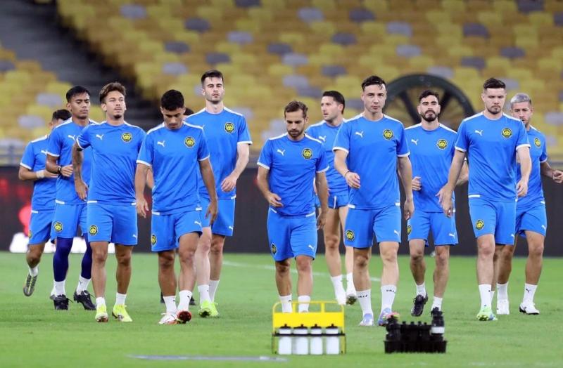 FIFA trừng phạt cực nặng các ca nhập tịch cầu thủ sai quy định: Đông Nam Á có thêm bê bối?- Ảnh 1. FIFA trừng phạt cực nặng các ca nhập tịch cầu thủ sai quy định: Đông Nam Á có thêm bê bối?- Ảnh 1.