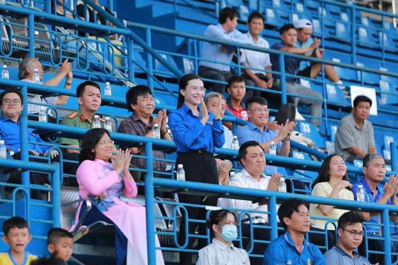 Sôi nổi khai mạc giải bóng đá thiếu niên U.13 toàn quốc Yamaha Cup 2025- Ảnh 2. Sôi nổi khai mạc giải bóng đá thiếu niên U.13 toàn quốc Yamaha Cup 2025- Ảnh 2.