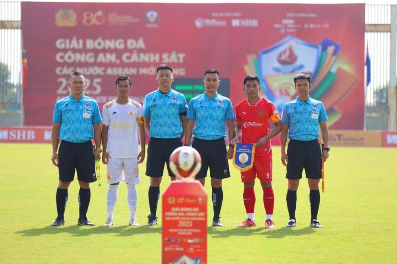 Thủ tướng Phạm Minh Chính dự lễ khai mạc giải bóng đá Công an-Cảnh sát ASEAN - Ảnh 19. Thủ tướng Phạm Minh Chính dự lễ khai mạc giải bóng đá Công an-Cảnh sát ASEAN - Ảnh 19.
