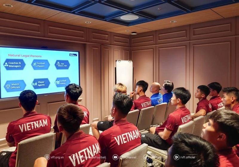 AFF nghiêm cấm U.23 Việt Nam dàn xếp tỷ số, móc ngoặc: Không để bị cám dỗ, mua chuộc- Ảnh 4. AFF nghiêm cấm U.23 Việt Nam dàn xếp tỷ số, móc ngoặc: Không để bị cám dỗ, mua chuộc- Ảnh 4.