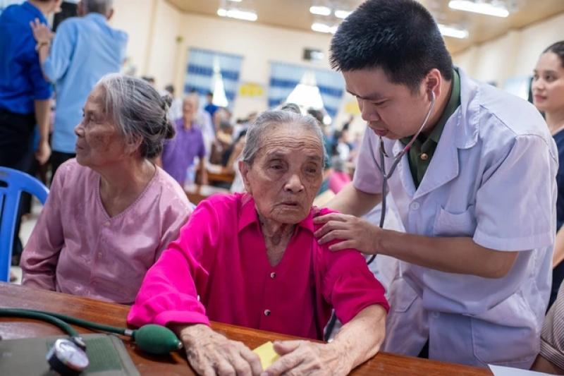 Pharmacity chăm sóc sức khỏe người có công với đất nước tại Quảng Trị - Ảnh 1.