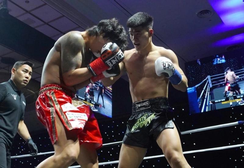 Bị khiêu khích, võ sĩ Việt Nam tung 'mưa đòn' hạ đo ván chóng vánh cao thủ Hàn Quốc- Ảnh 1. Bị khiêu khích, võ sĩ Việt Nam tung 'mưa đòn' hạ đo ván chóng vánh cao thủ Hàn Quốc- Ảnh 1.