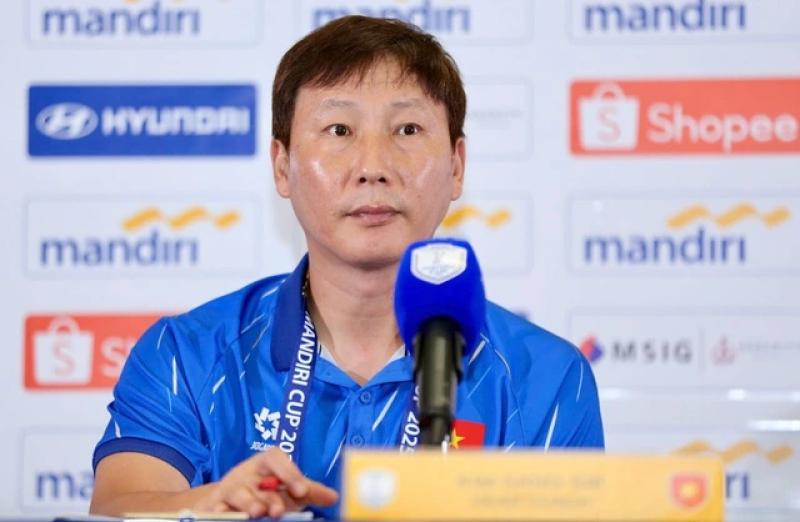 HLV Kim Sang-sik thừa nhận căng thẳng và áp lực: Nhưng U.23 Việt Nam sẽ thắng Indonesia để vô địch- Ảnh 1. HLV Kim Sang-sik thừa nhận căng thẳng và áp lực: Nhưng U.23 Việt Nam sẽ thắng Indonesia để vô địch- Ảnh 1.