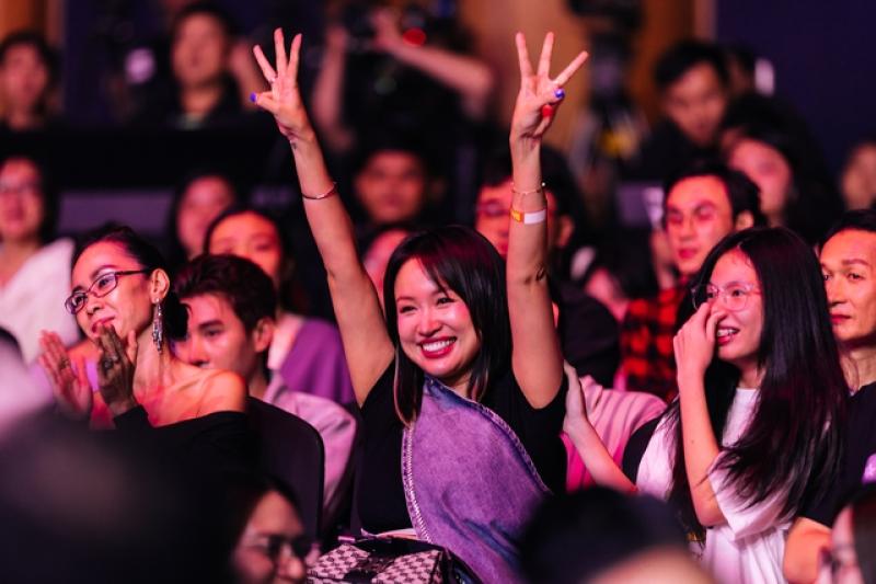 'Em xinh' 10X bán đấu giá E.P, ủng hộ đồng bào chịu thiệt hại do bão Wipha - Ảnh 3.
