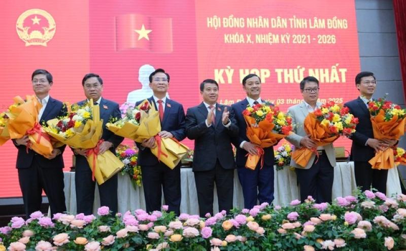 Phân công nhiệm vụ của chủ tịch và các Phó chủ tịch UBND tỉnh Lâm Đồng - Ảnh 2. Phân công nhiệm vụ của chủ tịch và các Phó chủ tịch UBND tỉnh Lâm Đồng - Ảnh 2.
