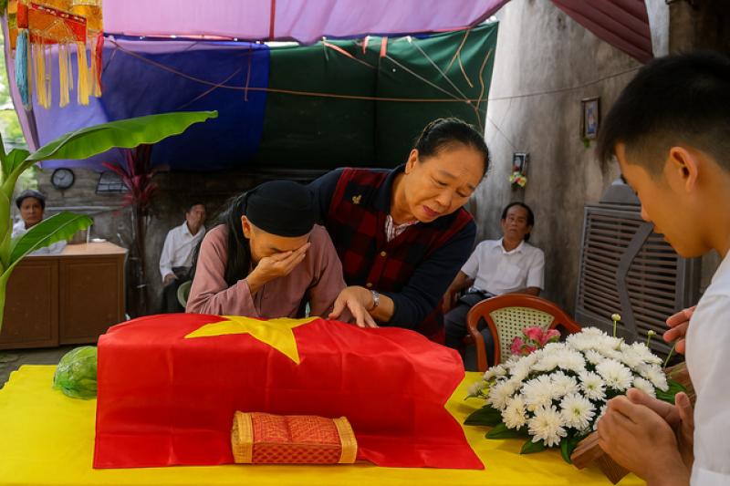 Những người mẹ trăm tuổi đón con 'trở về'- Ảnh 2. Những người mẹ trăm tuổi đón con 'trở về'- Ảnh 2.
