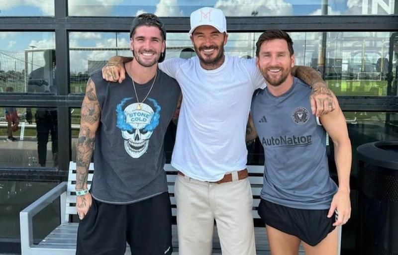 David Beckham xuất hiện tại Miami, chuẩn bị đón De Paul tái hợp Messi- Ảnh 1. David Beckham xuất hiện tại Miami, chuẩn bị đón De Paul tái hợp Messi- Ảnh 1.