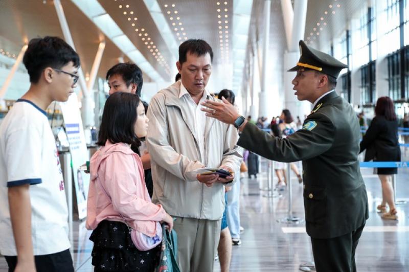 Làm thủ tục bay không giấy tờ tại nhà ga T3 - Ảnh 3.
