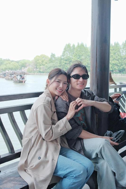 Showbiz 22.7: Vợ Phan Mạnh Quỳnh bác tin đồn hôn nhân, Võ Điền Gia Huy dự NYAFF - Ảnh 1.