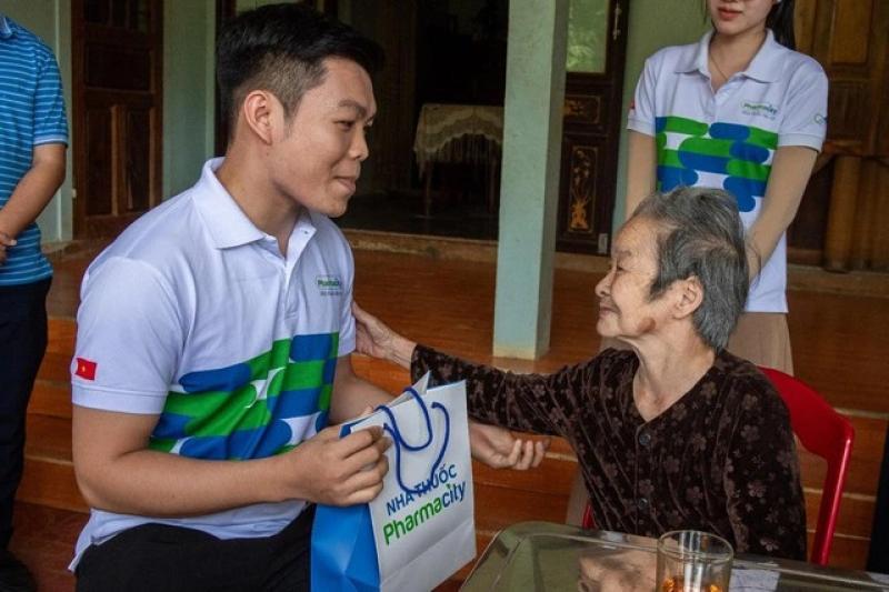 Pharmacity chăm sóc sức khỏe người có công với đất nước tại Quảng Trị- Ảnh 1. Pharmacity chăm sóc sức khỏe người có công với đất nước tại Quảng Trị- Ảnh 1.