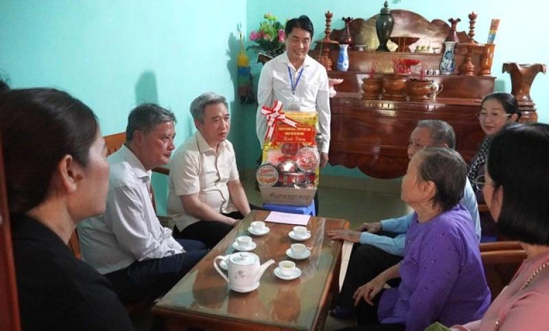 Lãnh đạo TP.HCM tham gia nhiều hoạt động tri ân ở đặc khu Côn Đảo - Ảnh 4.