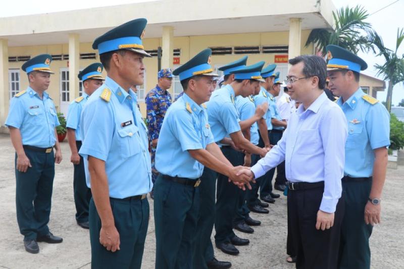 Lãnh đạo TP.HCM tham gia nhiều hoạt động tri ân ở đặc khu Côn Đảo - Ảnh 2.