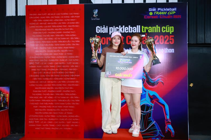 Bảo Thy khoe dáng gợi cảm tham gia tranh giải pickleball - Ảnh 7.