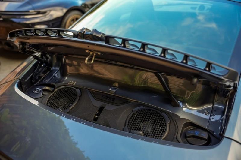 Porsche 911 GTS T-Hybrid: Giữ bản sắc, nâng tầm đẳng cấp - Ảnh 9.