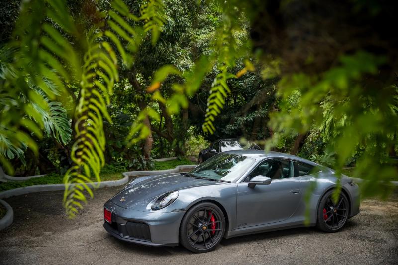 Porsche 911 GTS T-Hybrid: Giữ bản sắc, nâng tầm đẳng cấp - Ảnh 1.