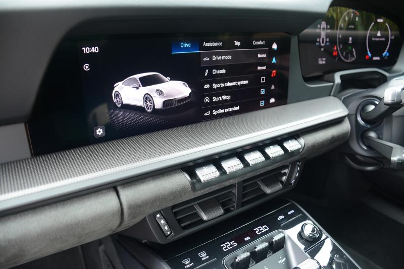 Porsche 911 GTS T-Hybrid: Giữ bản sắc, nâng tầm đẳng cấp - Ảnh 3.