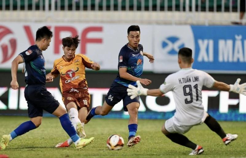 Quốc Việt: Màn chạy đà hoàn hảo, nhắm hat-trick vô địch lịch sử cùng U.23 Việt Nam- Ảnh 3. Quốc Việt: Màn chạy đà hoàn hảo, nhắm hat-trick vô địch lịch sử cùng U.23 Việt Nam- Ảnh 3.