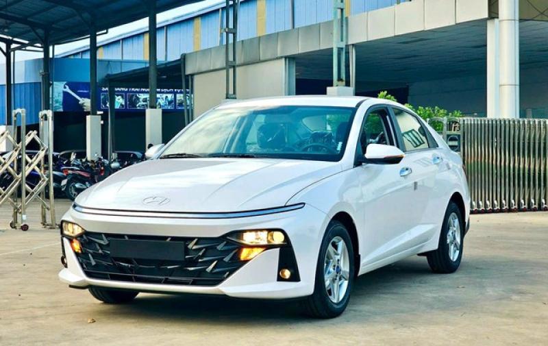 Sedan hạng B đua giảm giá, nhiều mẫu khởi điểm chỉ hơn 300 triệu đồng - Ảnh 1.