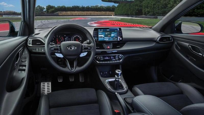 Hyundai cho rằng: 'Không còn ai muốn mua ô tô số sàn nữa' - Ảnh 1.