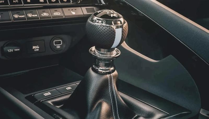 Hyundai cho rằng: 'Không còn ai muốn mua ô tô số sàn nữa' - Ảnh 3.