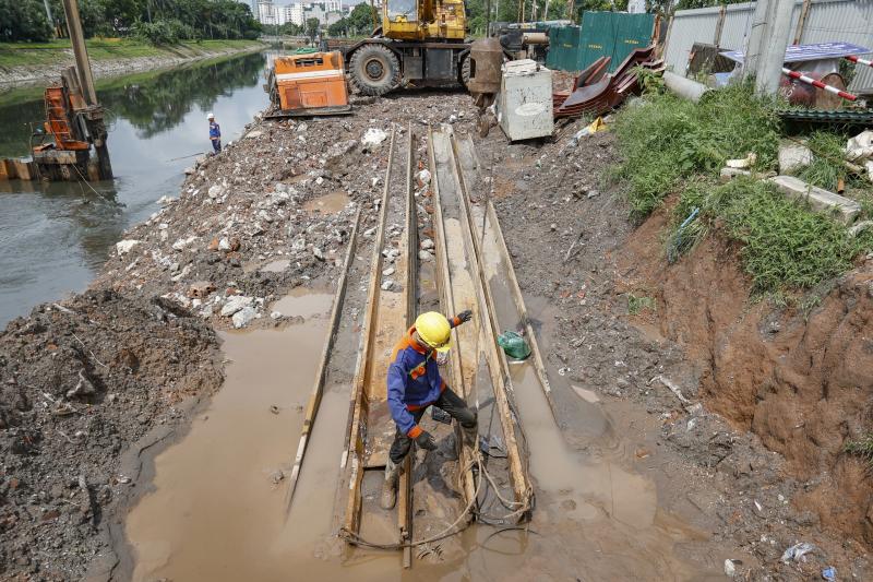 Hà Nội gấp rút 'hồi sinh' sông Tô Lịch - Ảnh 2.