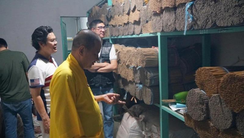 Khát vọng trầm hương của 'nhà sư Thị Kính': Rừng dó bầu nơi cửa Phật- Ảnh 1. Khát vọng trầm hương của 'nhà sư Thị Kính': Rừng dó bầu nơi cửa Phật- Ảnh 1.
