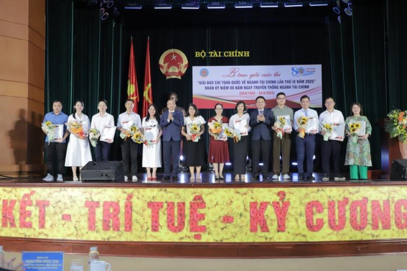 Bộ Tài chính trao giải thưởng giải báo chí toàn quốc về ngành tài chính- Ảnh 1. Bộ Tài chính trao giải thưởng giải báo chí toàn quốc về ngành tài chính- Ảnh 1.
